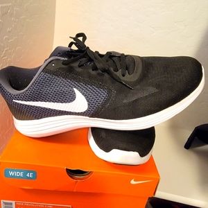 Nike Revolution 3 Black/White/Grey Tennis Shoes - Mens 13W